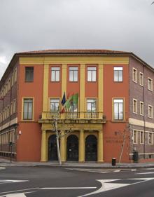 Imagen secundaria 2 - El rectorado y el campus universitario de León. 