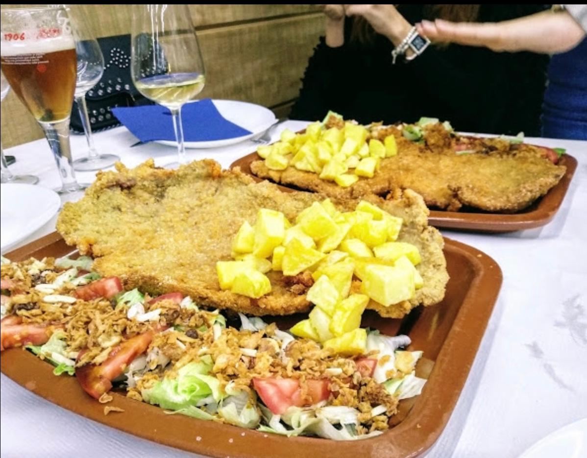 Este restaurante, dirigido por Cristina y Toño, ha sabido ganarse la confianza de sus comensales gracias a la elaboración de este plato, cuyo sabor, además de irresistible, lo hace único.