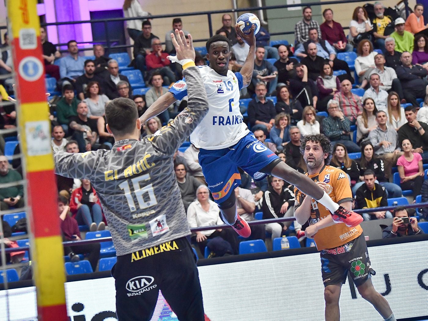 Dolorosa derrota del Ademar León ante el Granollers que le deja fuera de la Copa del Rey.