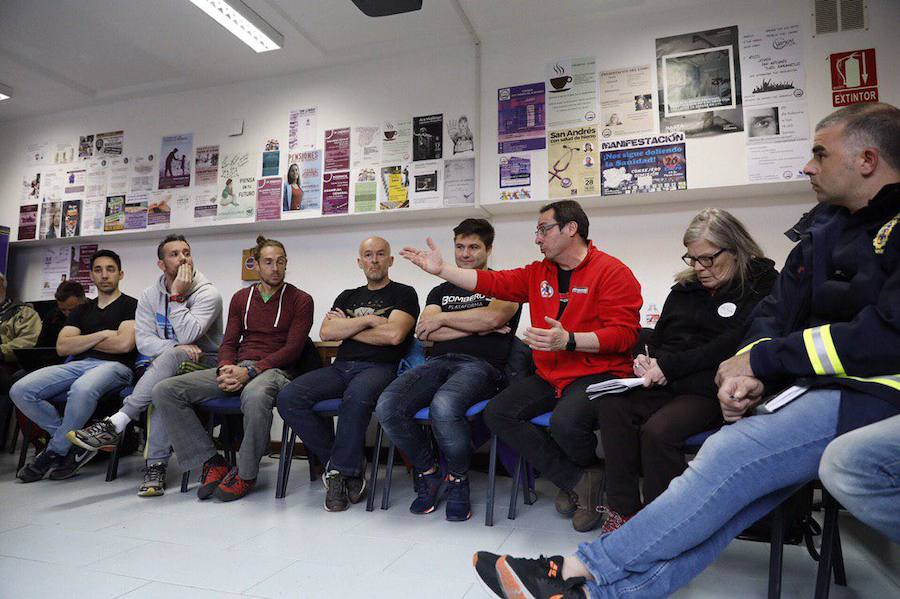 Fotos: Podemos mantiene una reunión con Bomberos de todo el país