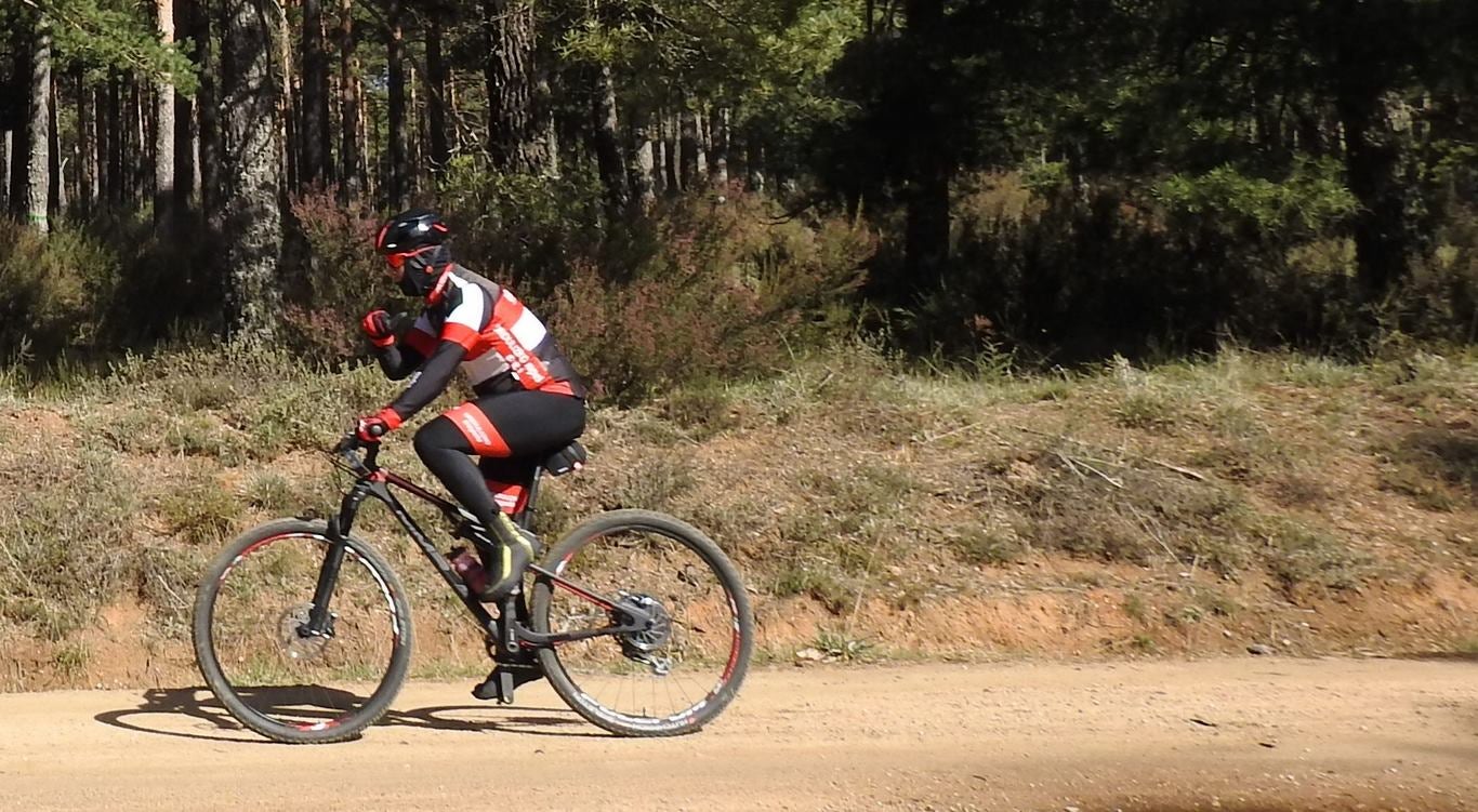 700 corredores se citan en la Power Race 2019 con la presencia de numeroso público y que ha tenido al exprofesional Santiago Blanco Gil como gran protagonista