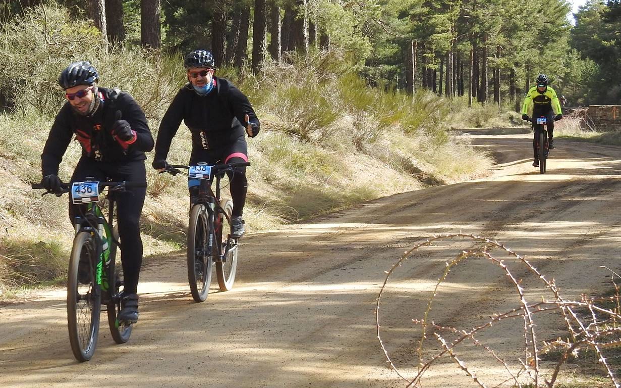 700 corredores se citan en la Power Race 2019 con la presencia de numeroso público y que ha tenido al exprofesional Santiago Blanco Gil como gran protagonista