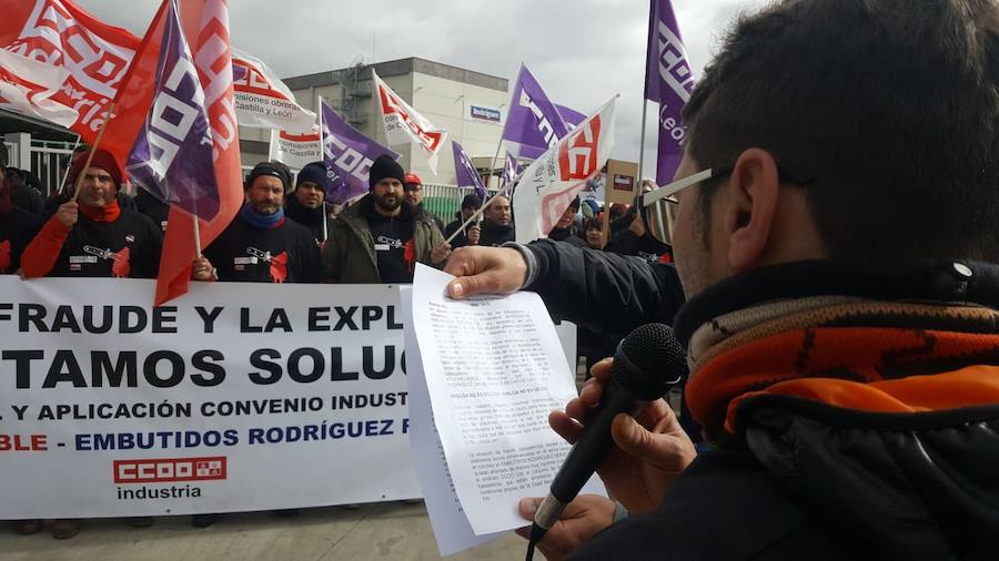 Fotos: Los trabajadores de Embutidos Rodríguez vuelven a la calle