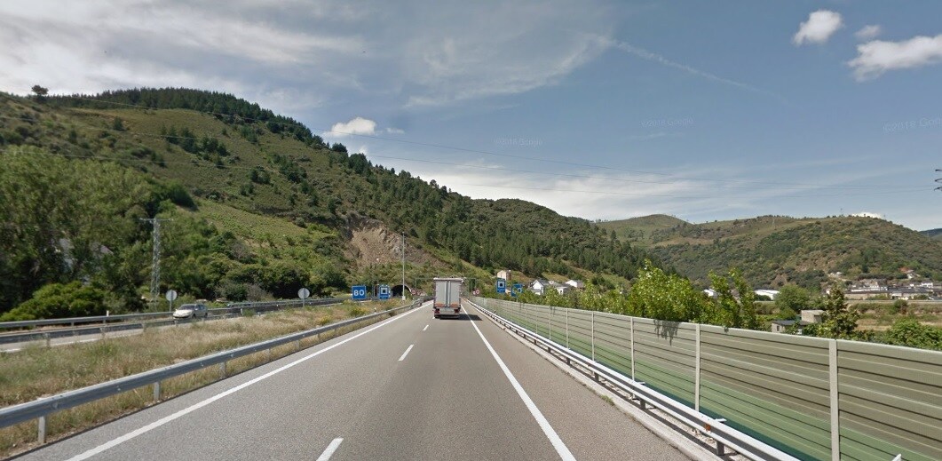 Autovía A6 a la altura de Villafranca del Bierzo. 