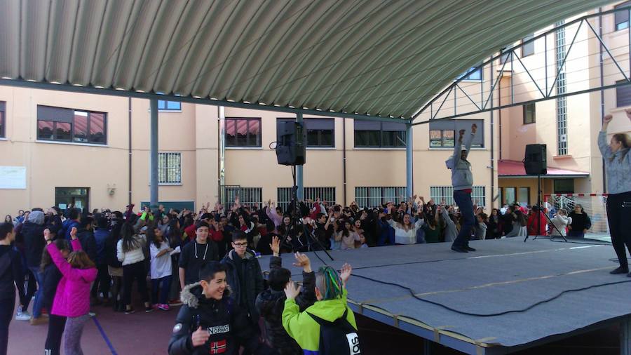 Fotos: Bocadillo solidario en el IES Legio VII