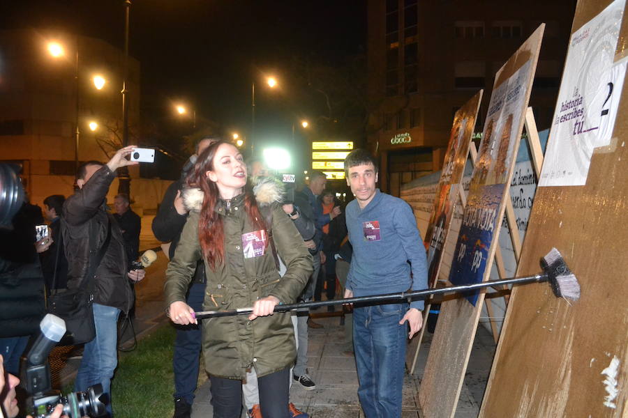 Lorena González y Javi Arias son candidatos de Podemos e IU, respectivamente a la Alcaldía de Ponferrada. 