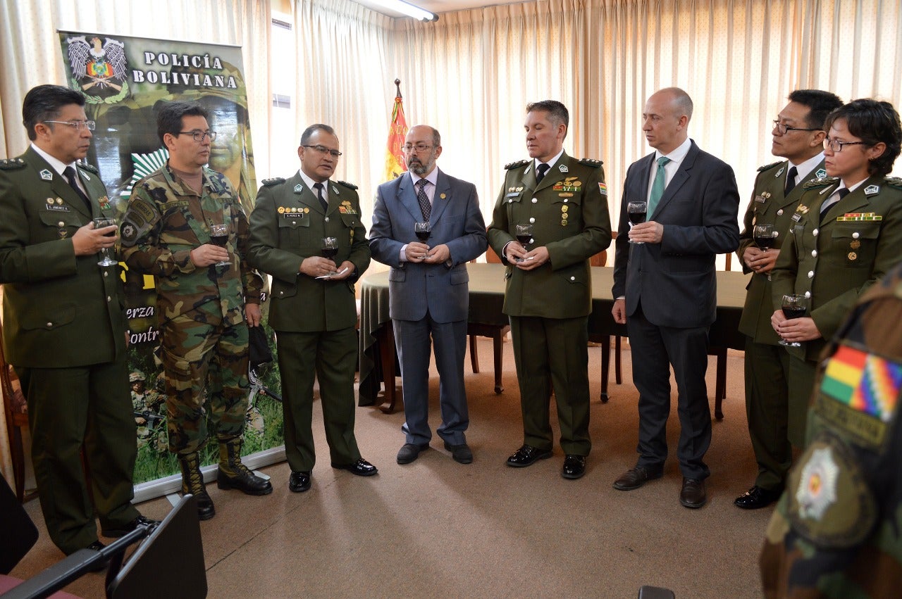 Fotos: El leonés Juan Carlos Villa, condecorado en Bolivia