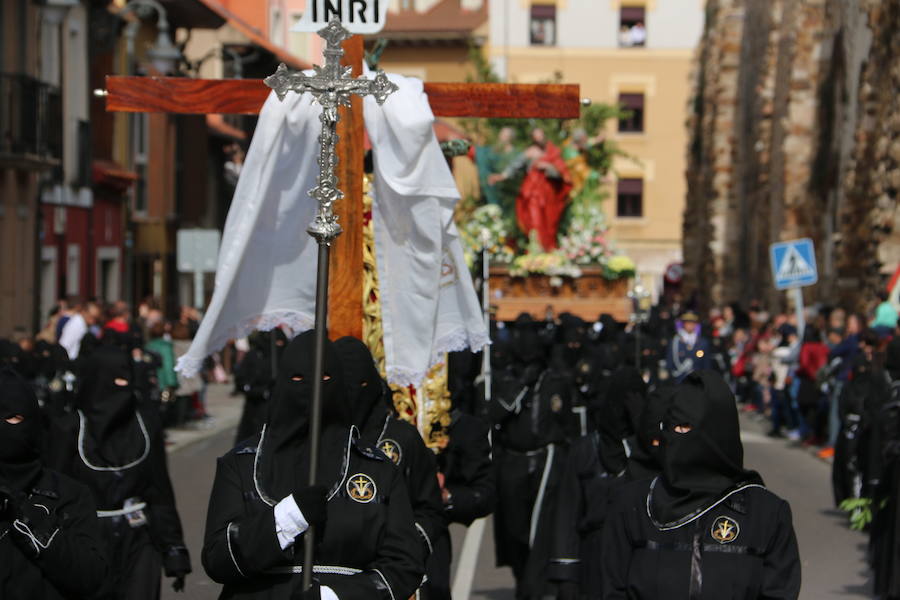 Fotos: Imágenes de la procesión del Cristo del Gran Poder en León