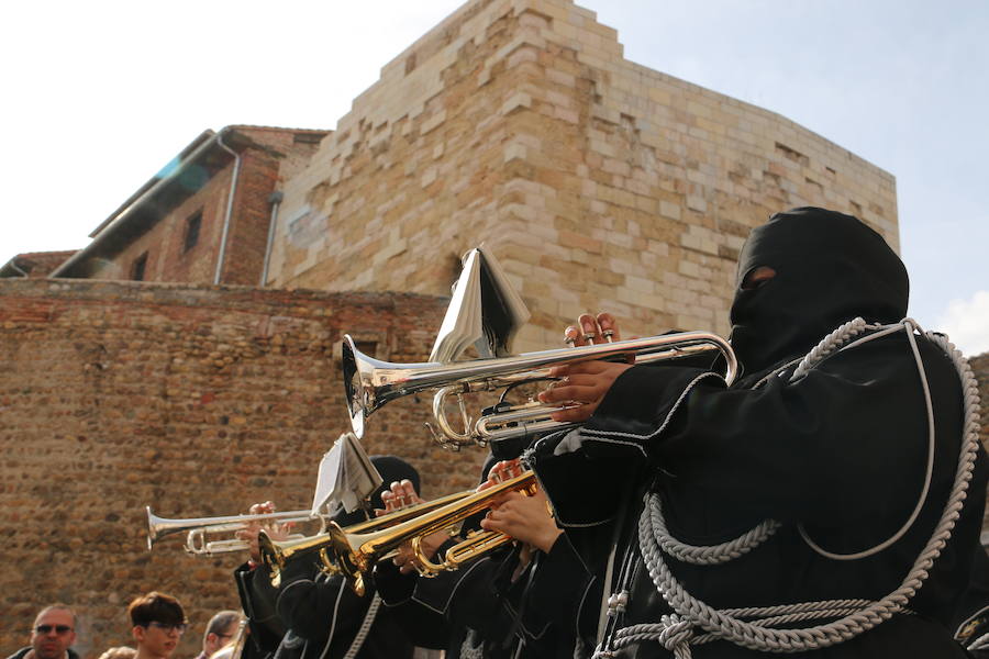 Fotos: Imágenes de la procesión del Cristo del Gran Poder en León