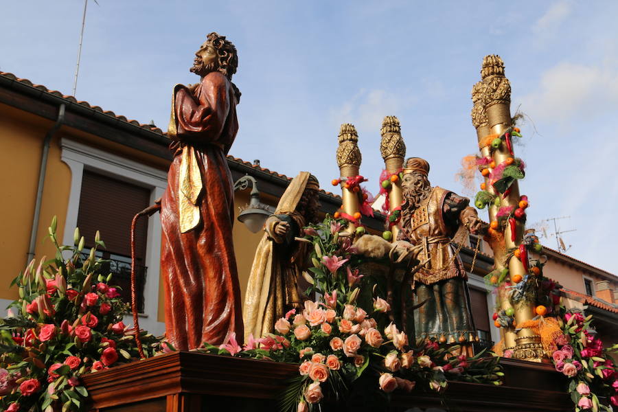Fotos: Imágenes de la procesión del Cristo del Gran Poder en León