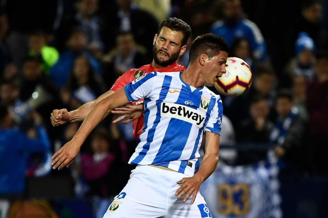 Butarque vivió una noche de emociones con la visita del Real Madrid, que jugó su primer partido de esta Liga en lunes.