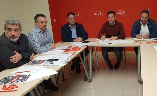 Reunión de los líderes sindicales en la sede del PSOE de León.