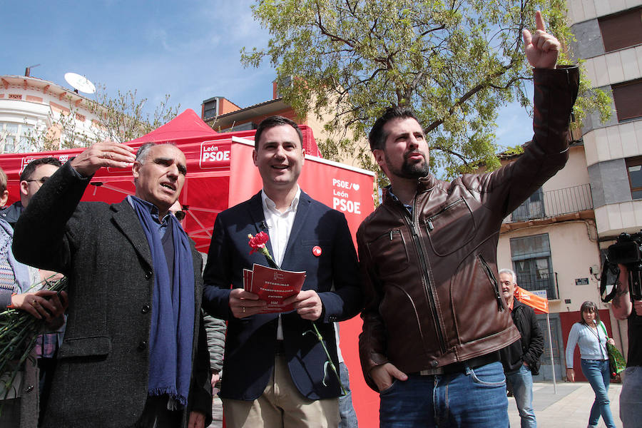 Fotos: El candidato del PSOE a la Presidencia de la Junta visita a Astorga