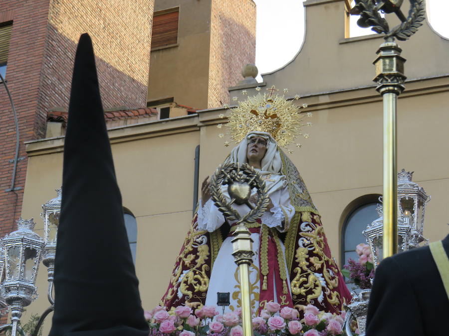 Fotos: Imágenes de la procesión del Dolor de Nuestra Madre