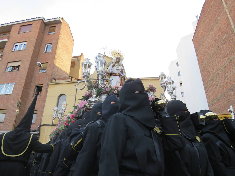 Fotos: Imágenes de la procesión del Dolor de Nuestra Madre
