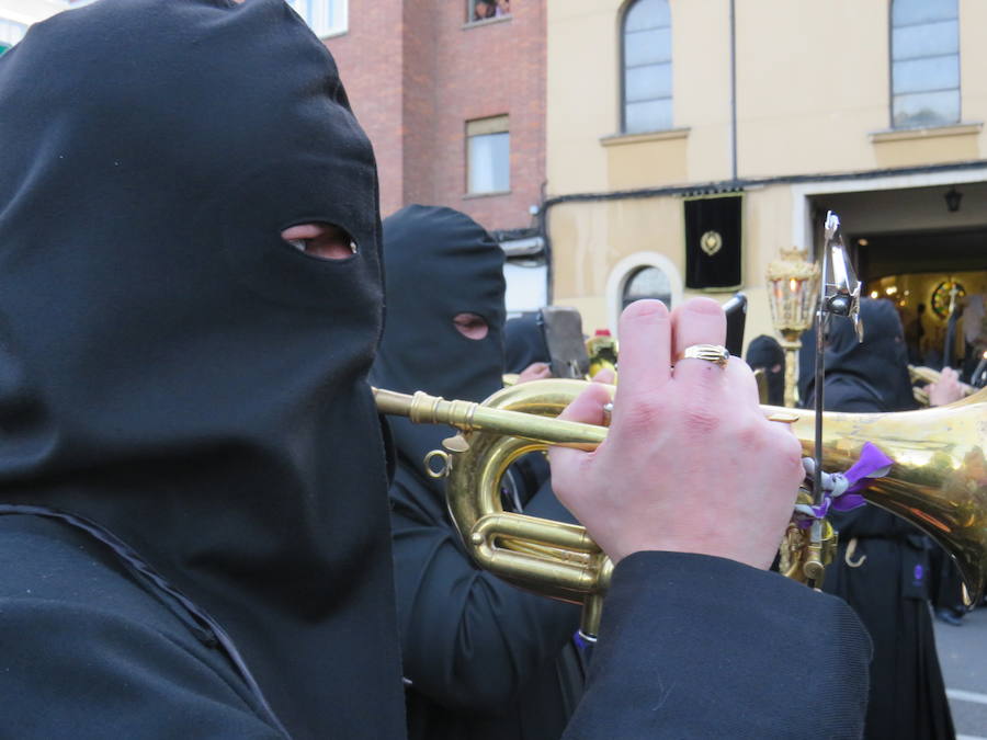 Fotos: Imágenes de la procesión del Dolor de Nuestra Madre