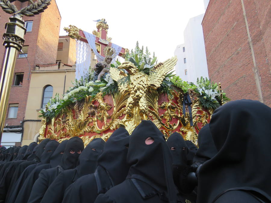Fotos: Imágenes de la procesión del Dolor de Nuestra Madre