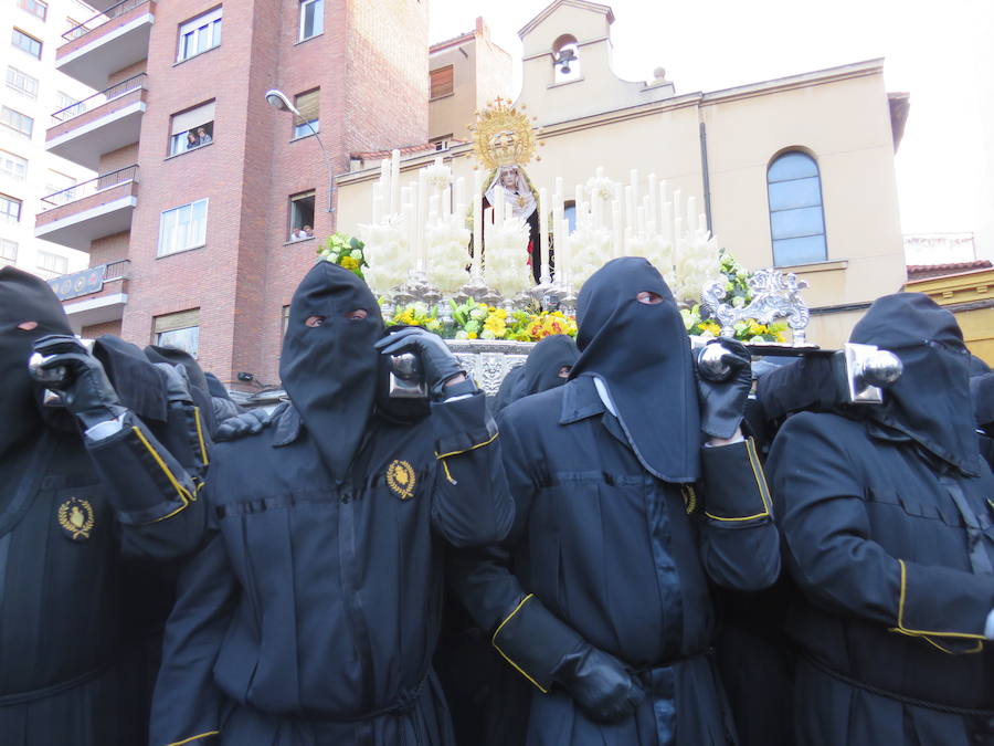 Fotos: Imágenes de la procesión del Dolor de Nuestra Madre