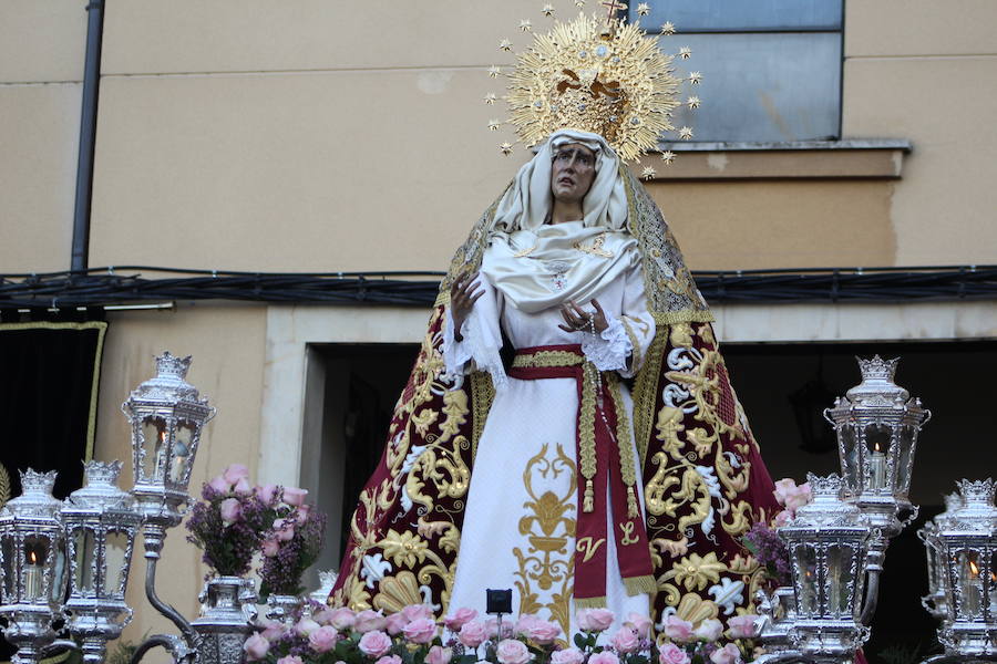 Fotos: Imágenes de la procesión del Dolor de Nuestra Madre
