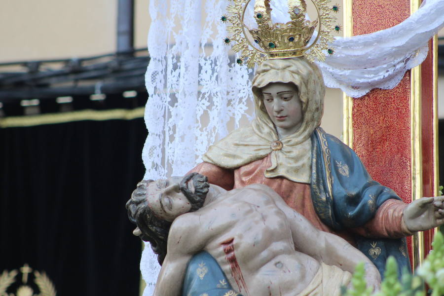 Fotos: Imágenes de la procesión del Dolor de Nuestra Madre