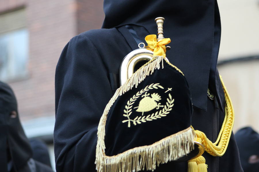 Fotos: Imágenes de la procesión del Dolor de Nuestra Madre