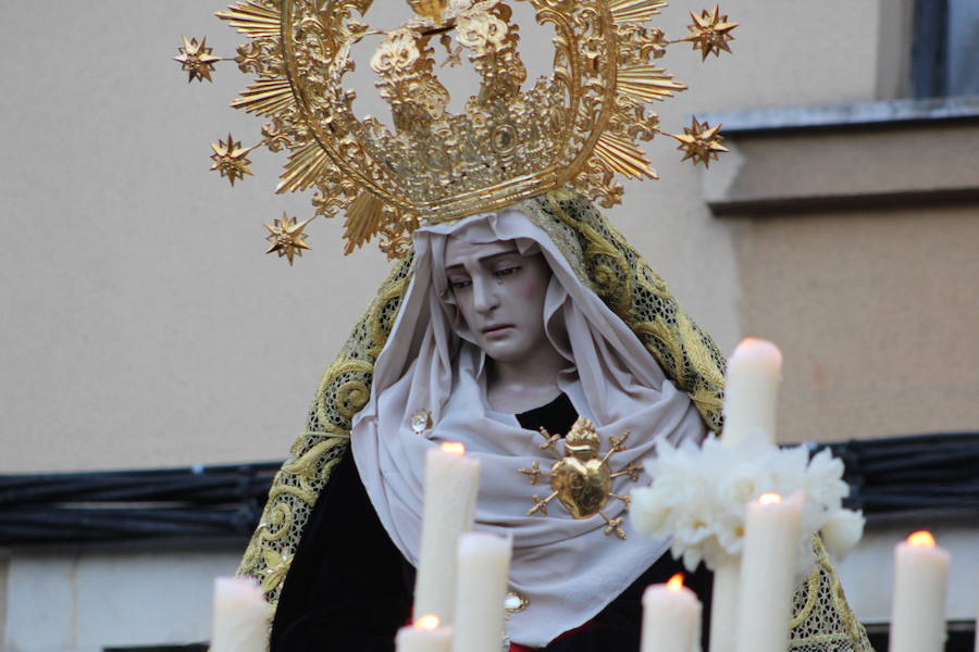 Fotos: Imágenes de la procesión del Dolor de Nuestra Madre