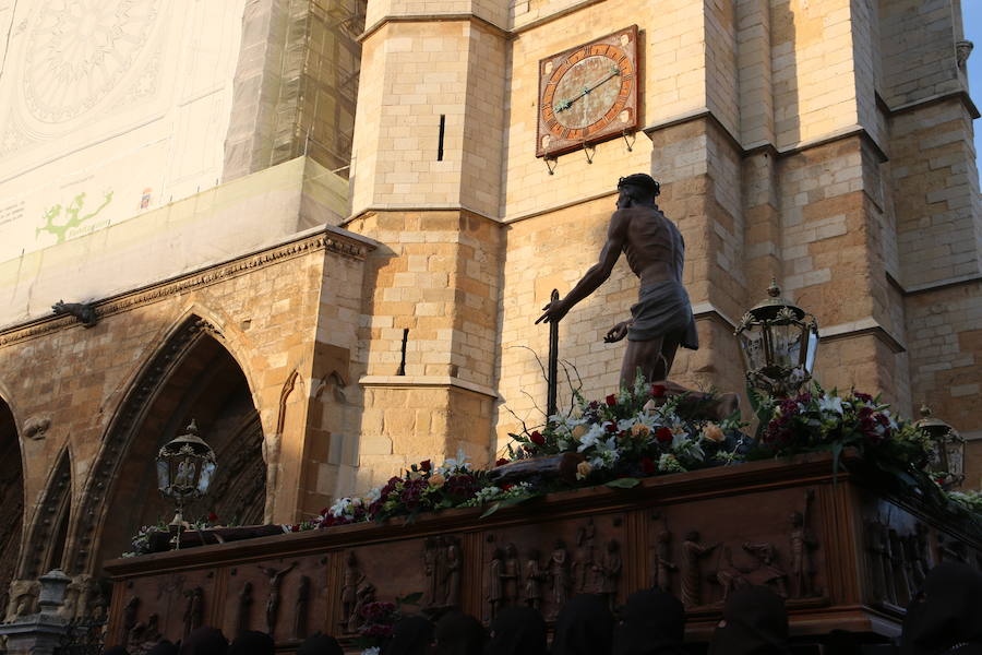 Fotos: Acto del Perdón en la Catedral de León