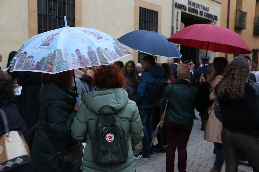 Fotos: Suspendida la Procesión de la Virgen de la Amargura