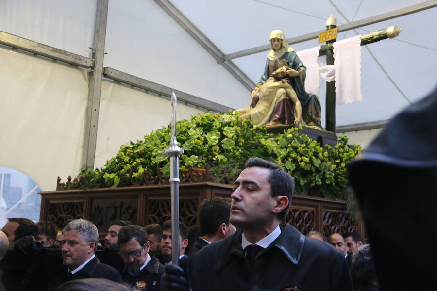 Fotos: Suspendida la Procesión de la Virgen de la Amargura