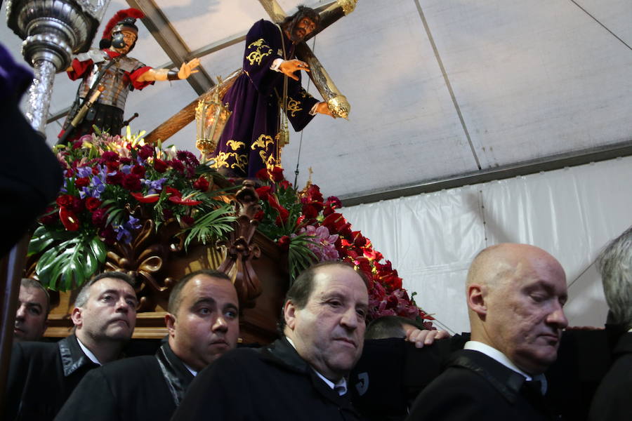 Fotos: Suspendida la Procesión de la Virgen de la Amargura