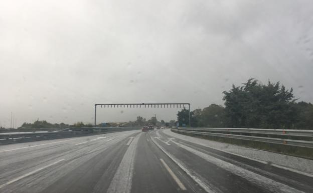 Imagen principal - Nieve y granizo en Béjar.