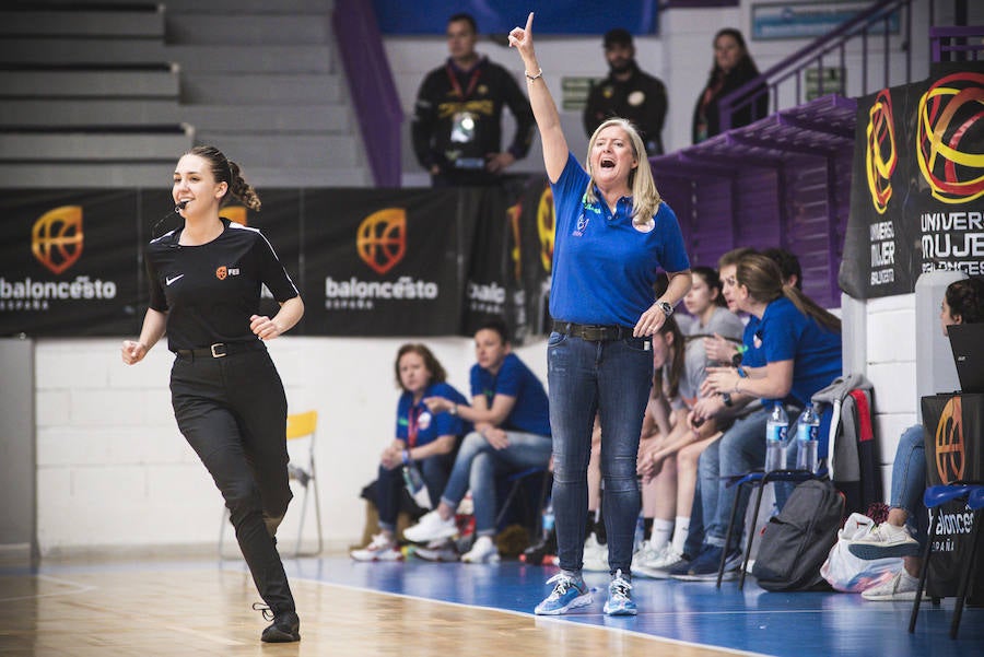 Fotos: Las imágenes del partido entre el Almería 64-58 Patatas Hijolusa