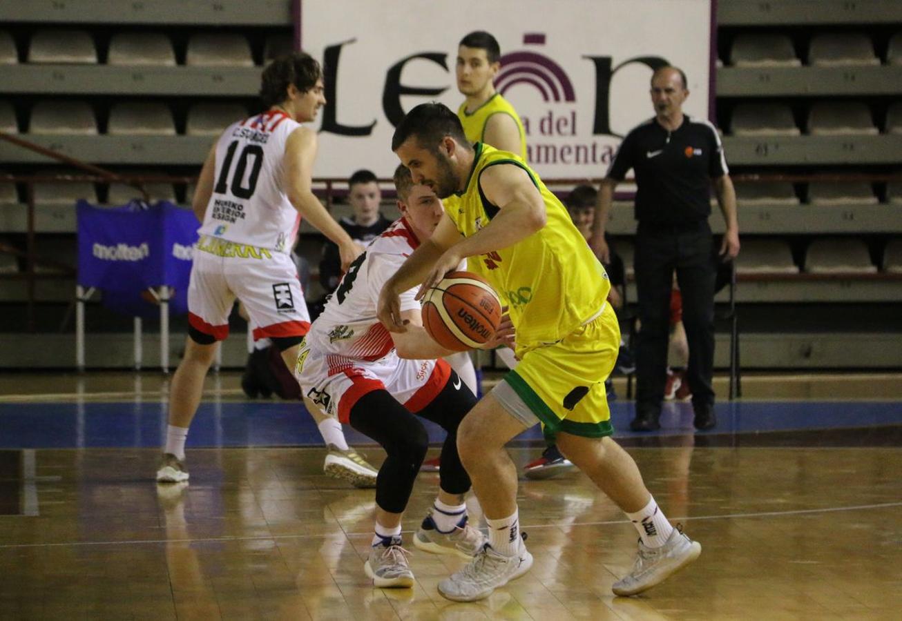 Fotos: Las imágenes del partido entre Basket León y Basket Gijón