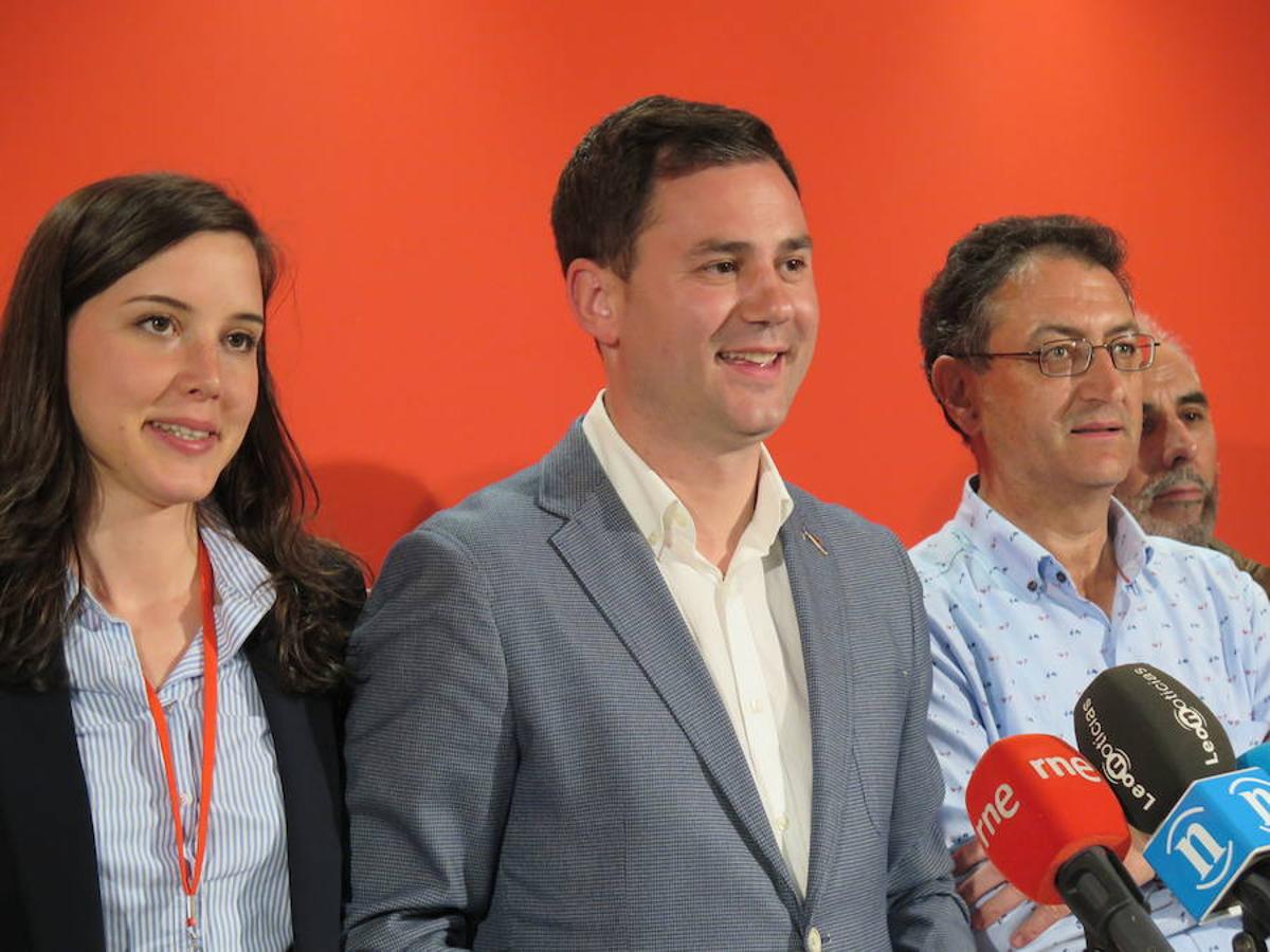 Fotos: El PSOE de León, de fiesta con sus dos diputados