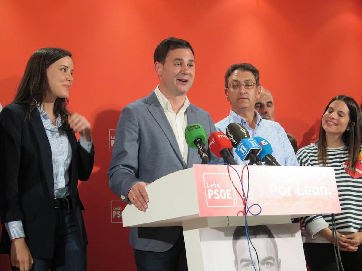 Fotos: El PSOE de León, de fiesta con sus dos diputados