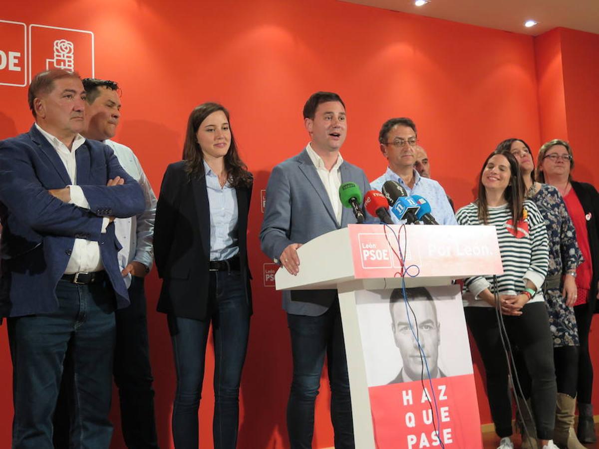 Fotos: El PSOE de León, de fiesta con sus dos diputados