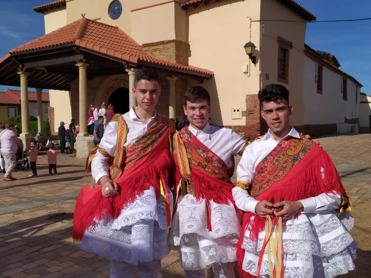 Fotos: La Virgen del Arrabal por las calles de Laguna de Negrillos