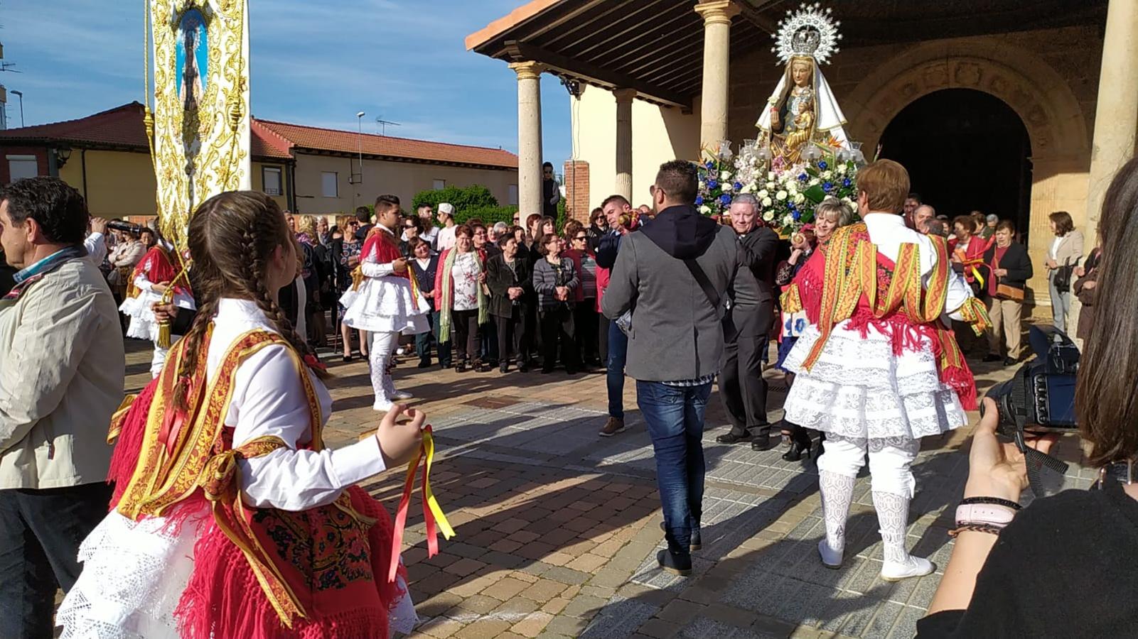 Fotos: La Virgen del Arrabal por las calles de Laguna de Negrillos