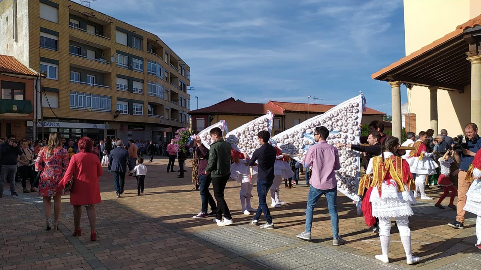 Fotos: La Virgen del Arrabal por las calles de Laguna de Negrillos