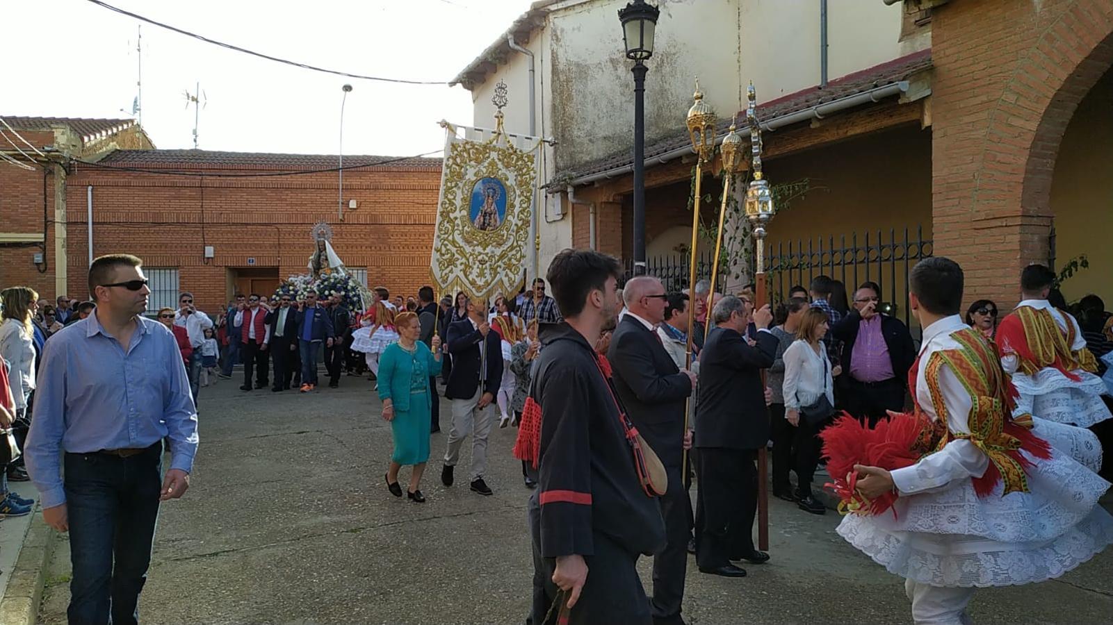 Fotos: La Virgen del Arrabal por las calles de Laguna de Negrillos