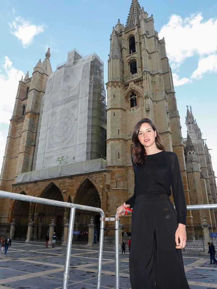 La diputada más joven que llega a Madrid desde Castilla y León asegura que acude con un lema aportado por su familia: «Me dice que aprenda, trabaje duro y mantenga los pies en el suelo»