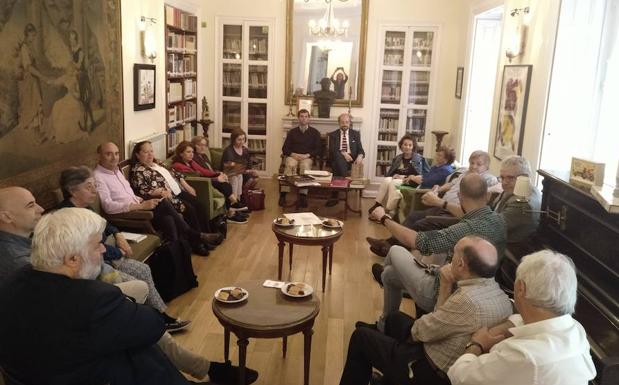 Una de las reuniones en la Casa de León en Madrid.