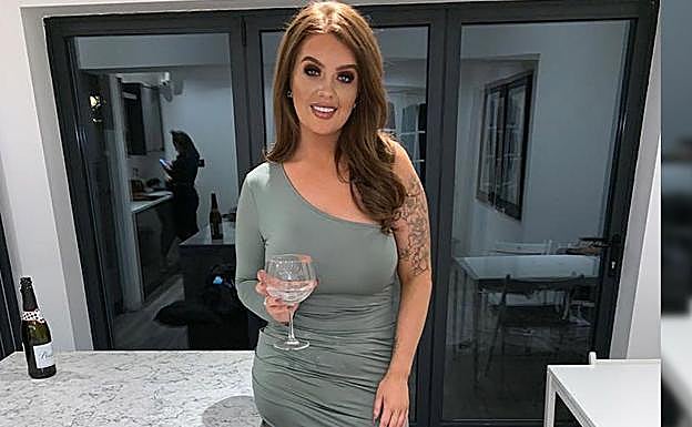 Jane, durante unas vacaciones en un hotel de lujo.