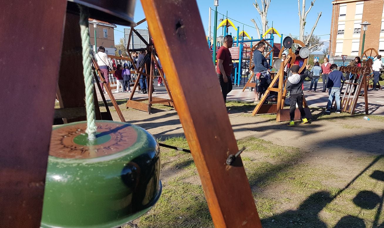 La localidad de Navatejera vive este sábado una nueva e intensa jornada marcada por el circo