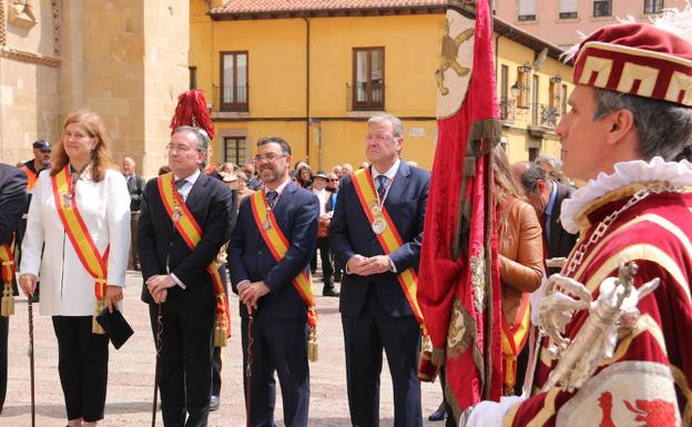 Galería. Acto de las Cabezadas, en el exterior de San Isidoro. 