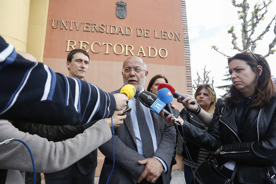 Fotos: Francisco Igea se reúne con el rector de la Universidad de León