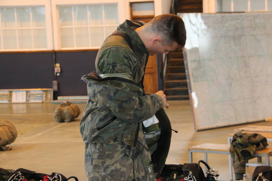 La Brigada Paracaidista lleva la pauta del ejercicio Lone Paratrooper 2019, en el que los paracaidistas de élite de España, Francia, Italia, EE.UU, Portugal, Holanda y Polonia se entrenan en el mejor escenario posible: la Academia Básica del Aire