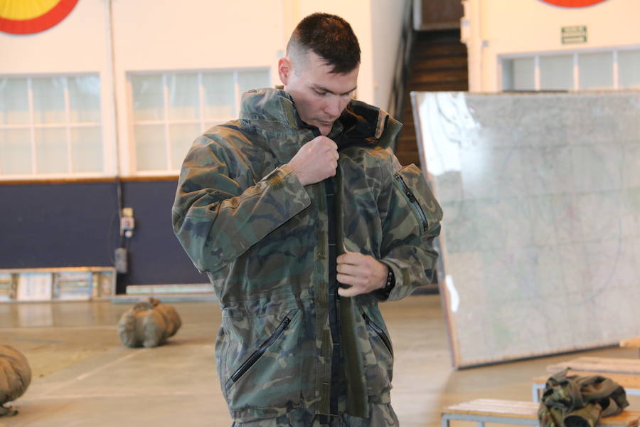 La Brigada Paracaidista lleva la pauta del ejercicio Lone Paratrooper 2019, en el que los paracaidistas de élite de España, Francia, Italia, EE.UU, Portugal, Holanda y Polonia se entrenan en el mejor escenario posible: la Academia Básica del Aire