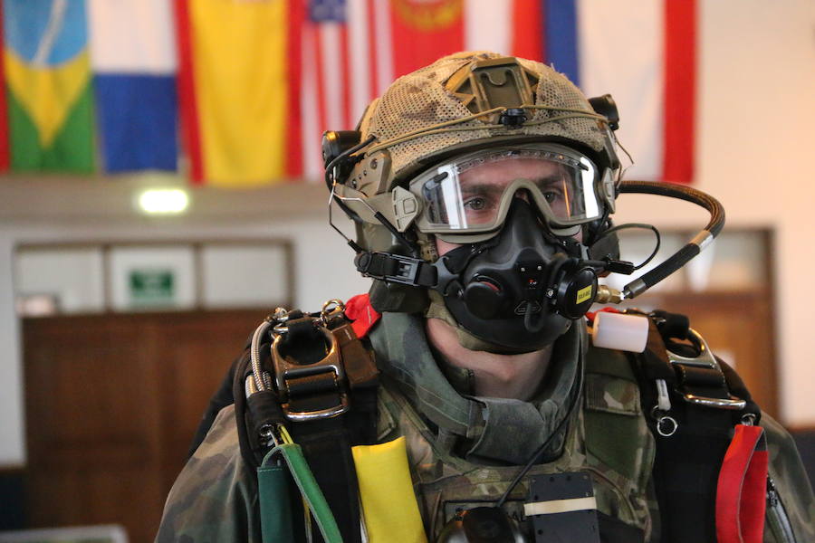 La Brigada Paracaidista lleva la pauta del ejercicio Lone Paratrooper 2019, en el que los paracaidistas de élite de España, Francia, Italia, EE.UU, Portugal, Holanda y Polonia se entrenan en el mejor escenario posible: la Academia Básica del Aire