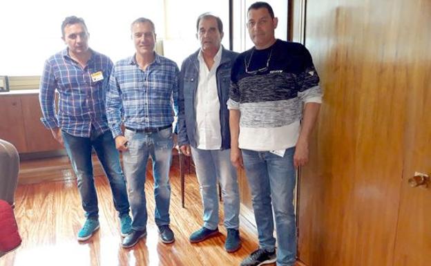 Representantes sindicales a la conclusión de la reunión.